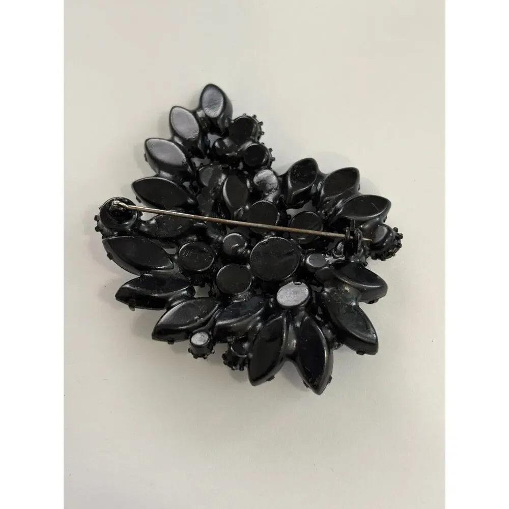 Vintage Weiss Brooch Black Stones Signed